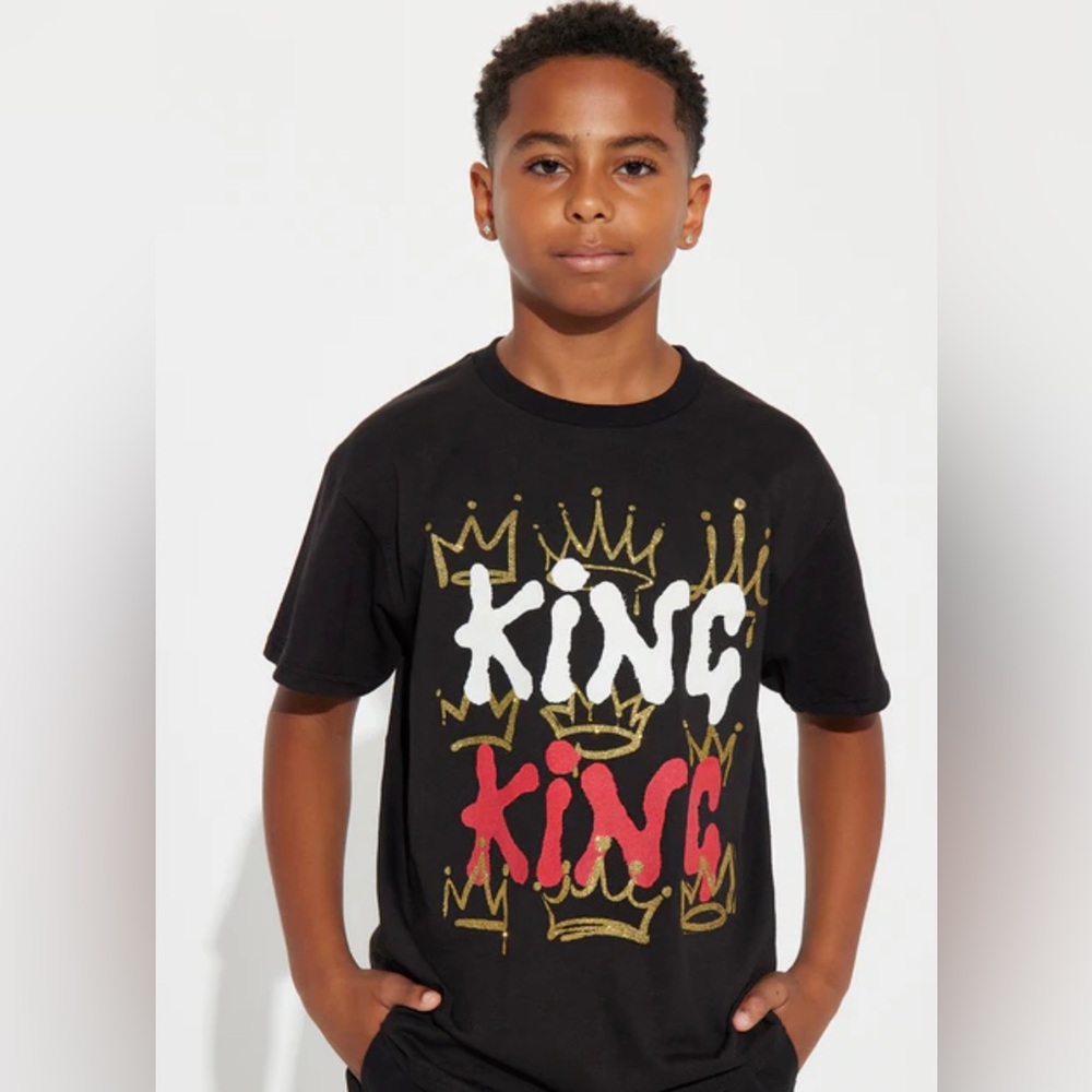 Fashion Nova Kids King Graphic Kids T-Shirt - Black